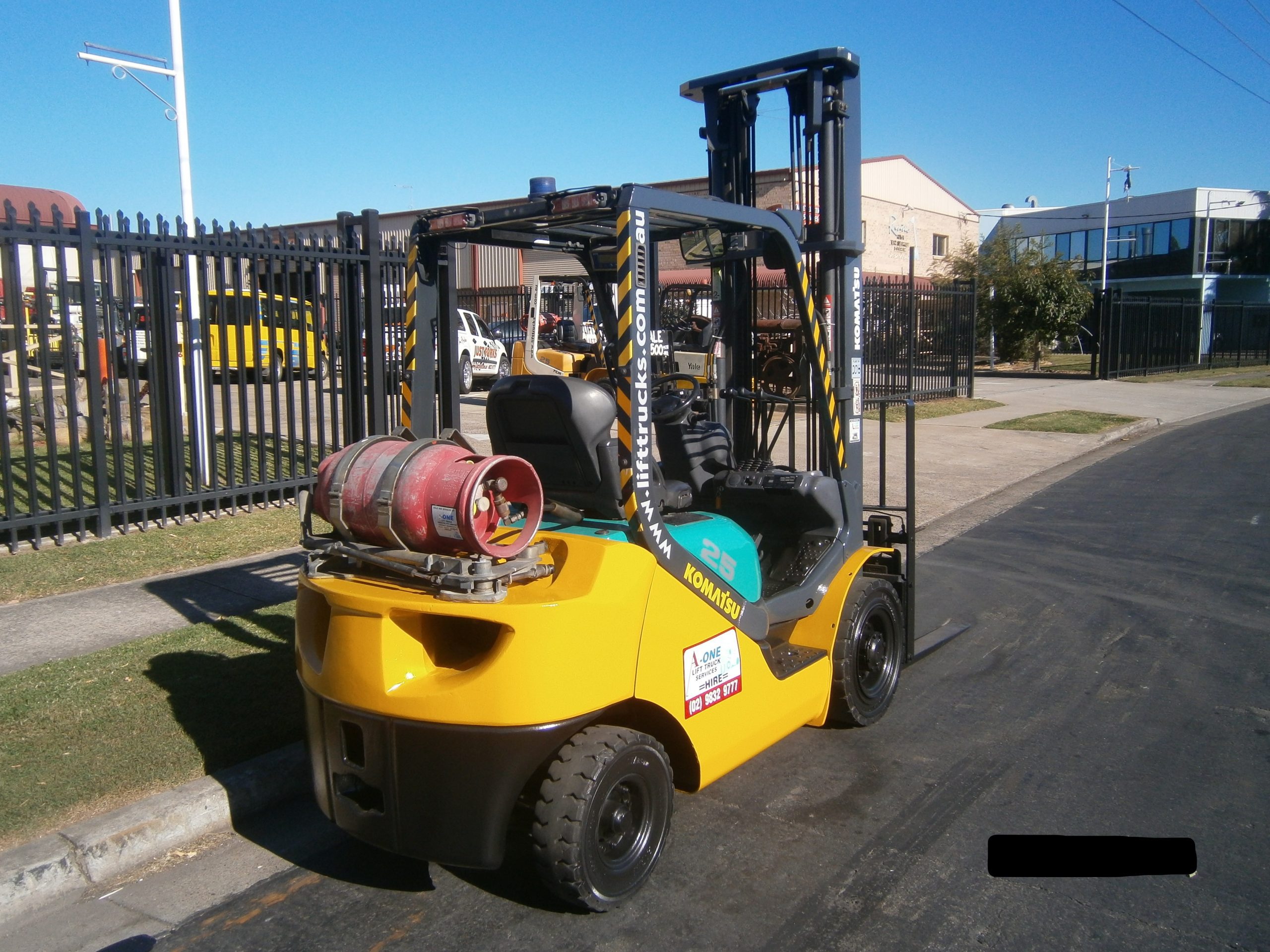 Forklift KOMATSU FG2516 LPG AOne Lift Trucks Sydney