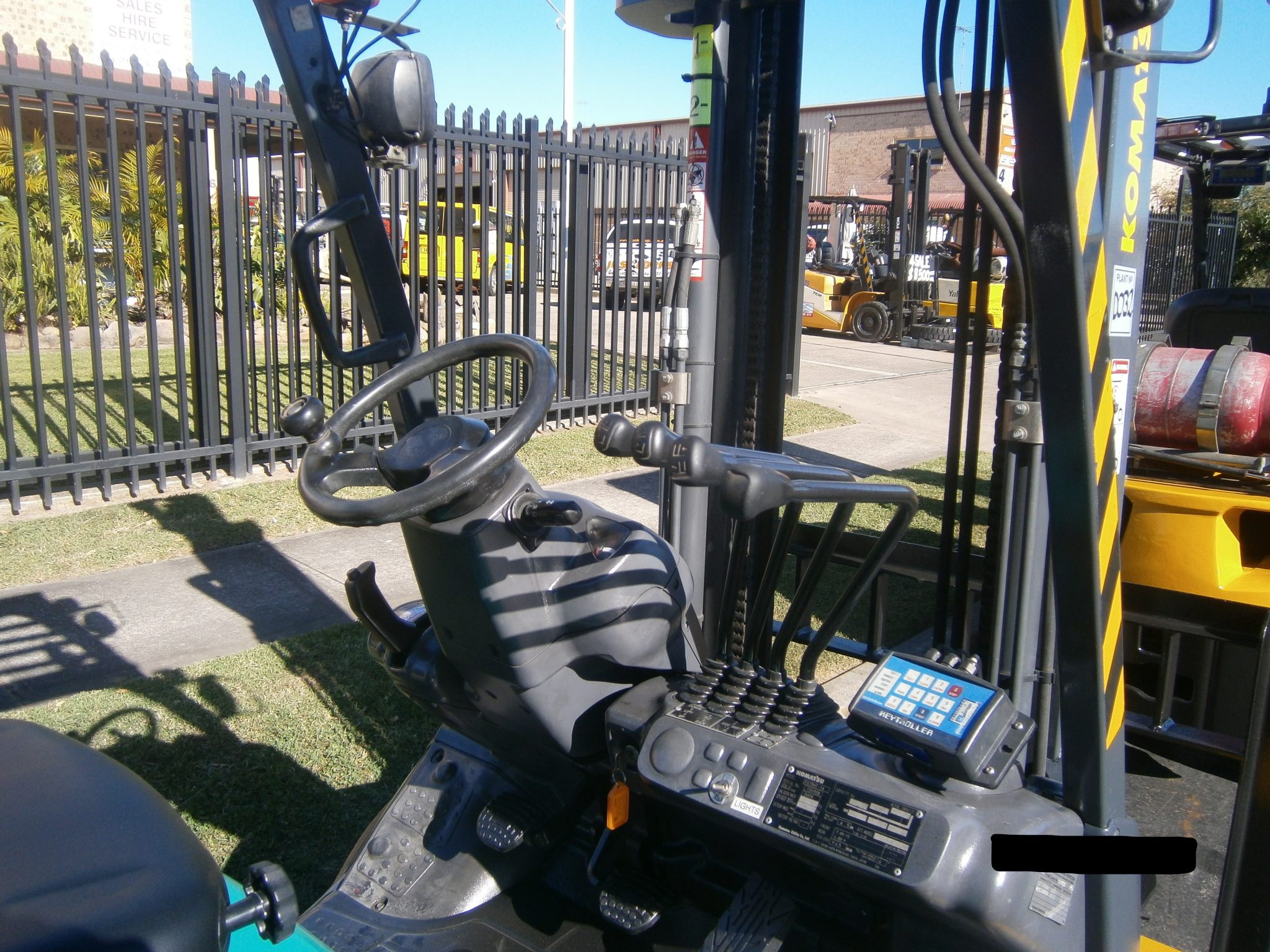 Forklift KOMATSU FG2516 LPG AOne Lift Trucks Sydney