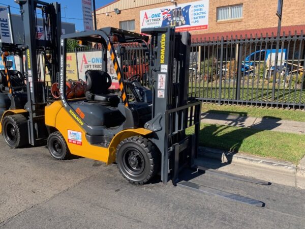 FORKLIFT- KOMATSU FG25HT-17 LPG (R056)
