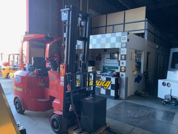 FORKLIFT - BENDIE NA20 TAIL LIFT ELECTRIC (P016) - Image 2