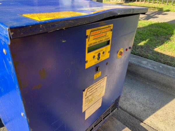 FORKLIFT - KOMATSU FB30-11 ELECTRIC (R028) - Image 9