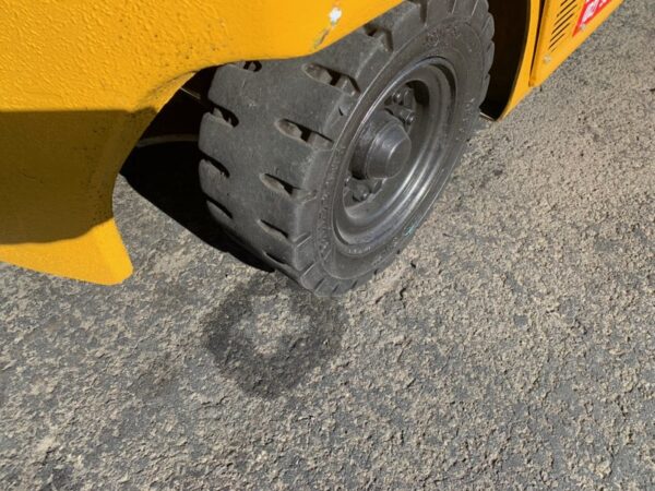 FORKLIFT - KOMATSU FB25-12 ELECTRIC (R060) - Image 5