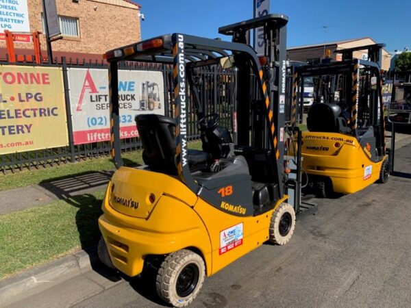 FORKLIFT - KOMATSU FB18-12 ELECTRIC (R079) - Image 2