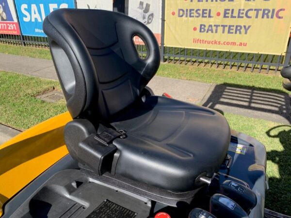 FORKLIFT - KOMATSU FB18-12 ELECTRIC (R079) - Image 3