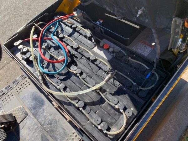 FORKLIFT - KOMATSU FB18-12 ELECTRIC (R079) - Image 8