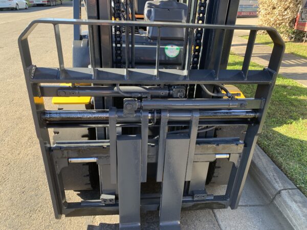 FORKLIFT - KOMATSU FG30T-17 LPG (R074) - Image 3