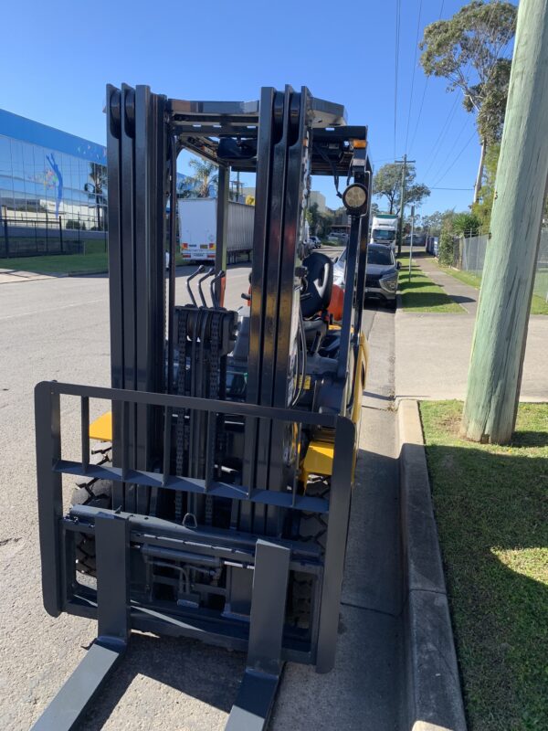 FORKLIFT - KOMATSU FG25HT-17 LPG (R076) - Image 3