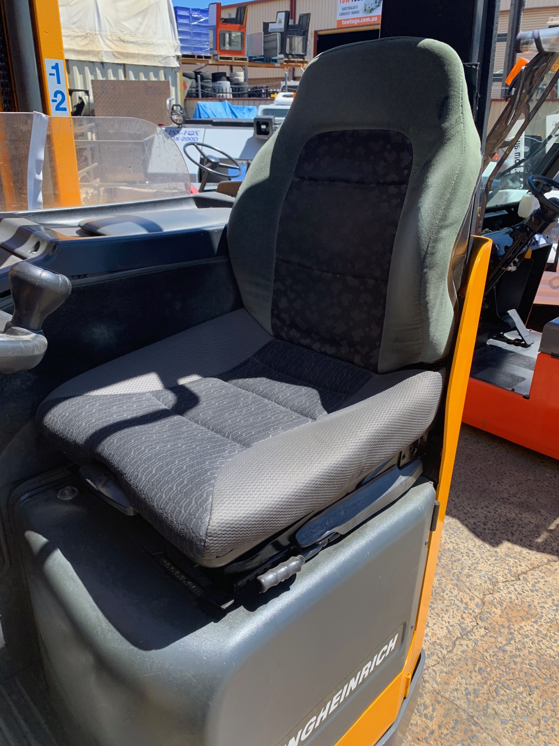 FORKLIFT - JUNGHEINRICH REACH TRUCK ELECTRIC (R008) - Image 5