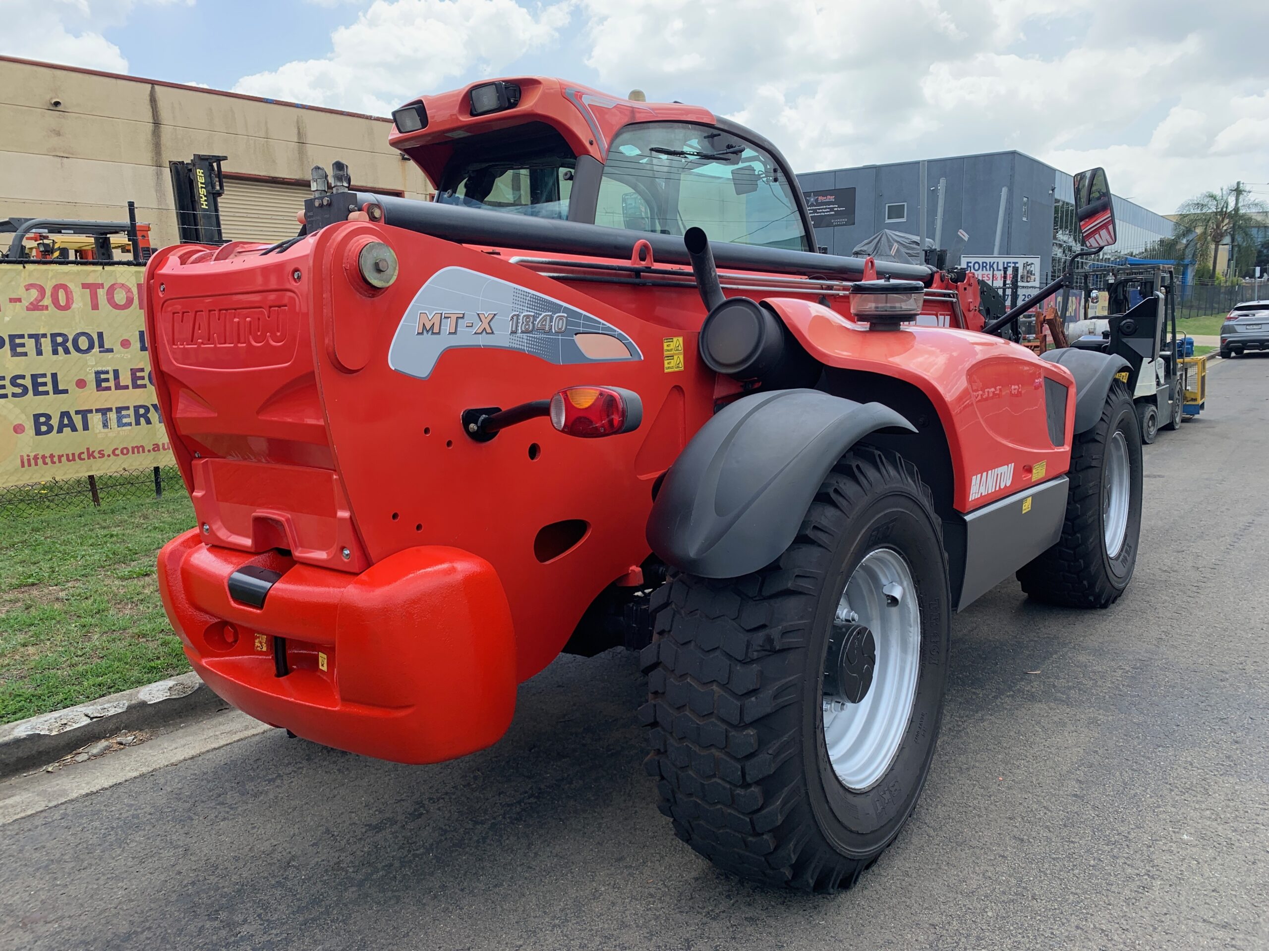 TELEHANDLER - MANITOU MT-X 1840 DIESEL (R011) - Image 4