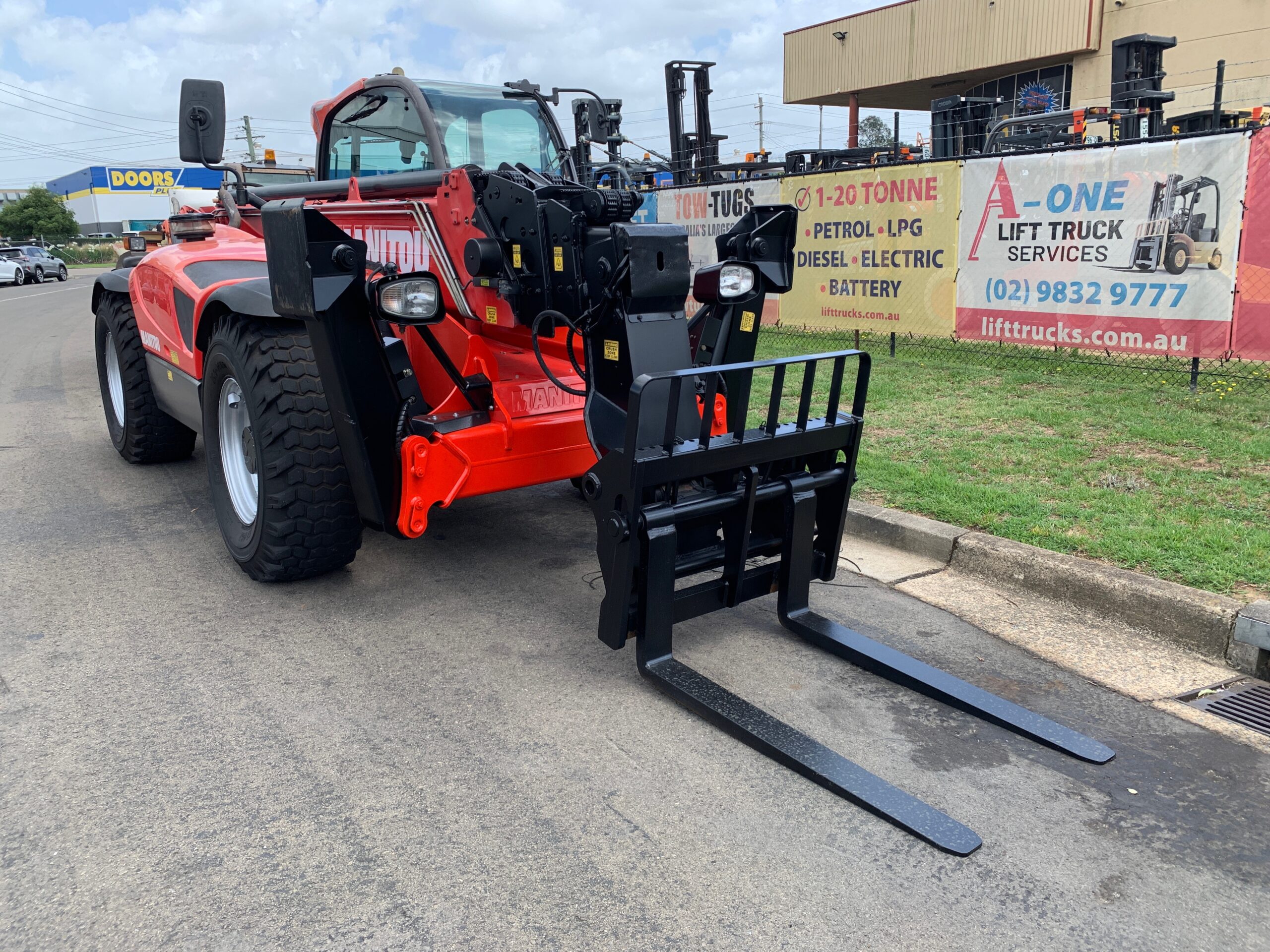 TELEHANDLER - MANITOU MT-X 1840 DIESEL (R011)