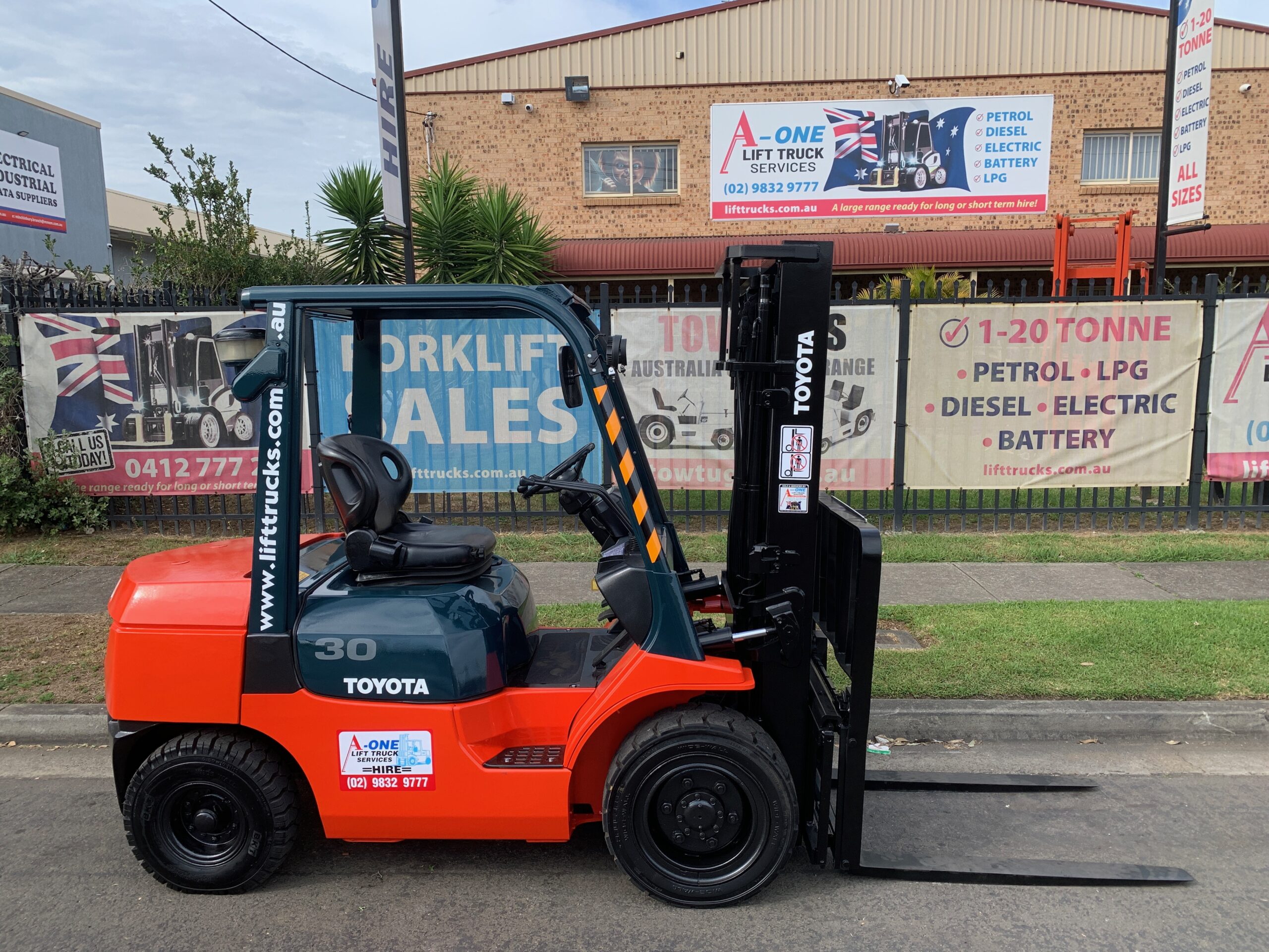 FORKLIFT - TOYOTA 62-7FD30 DIESEL (T020) - Image 2